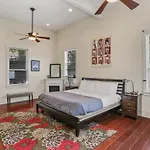 Art Filled Sanctuary In The Heart Of Mid City