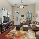 Art Filled Sanctuary In The Heart Of Mid City