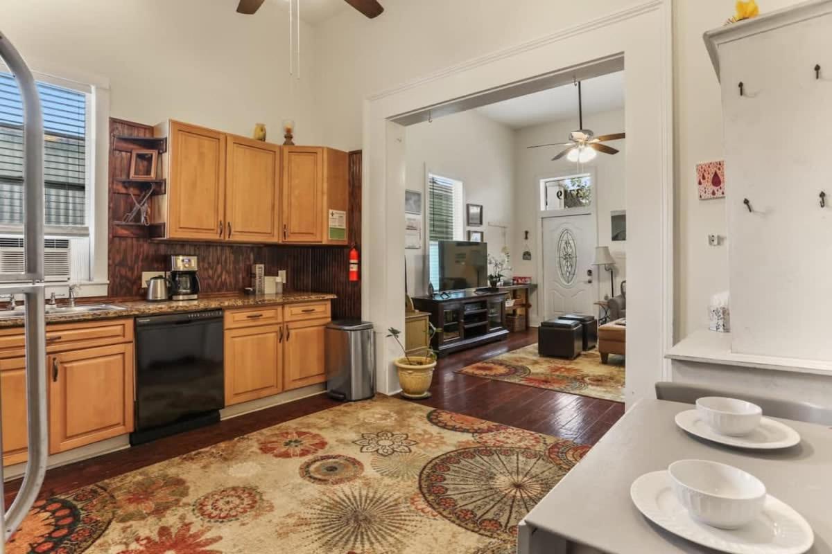 Art Filled Sanctuary In The Heart Of Mid
