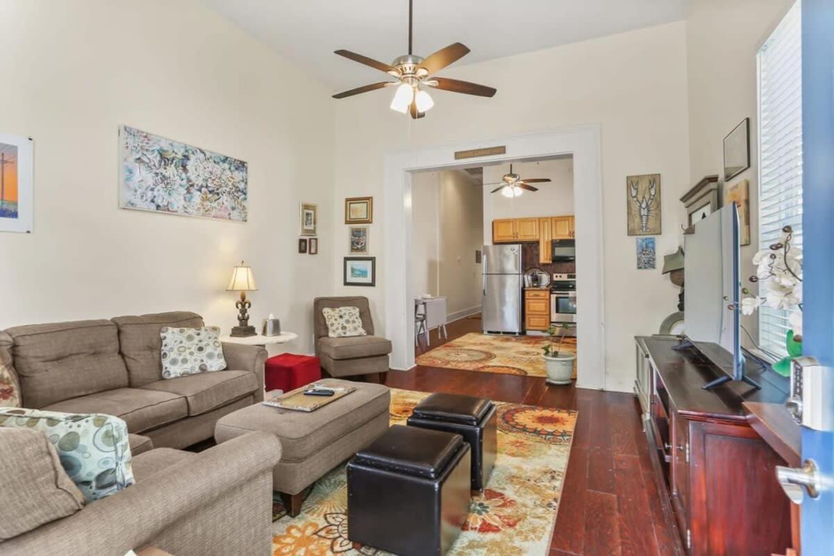 Art Filled Sanctuary In The Heart Of Mid Holiday home New Orleans