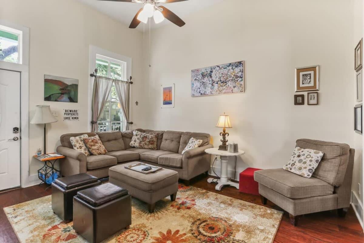 Art Filled Sanctuary In The Heart Of Mid * New Orleans